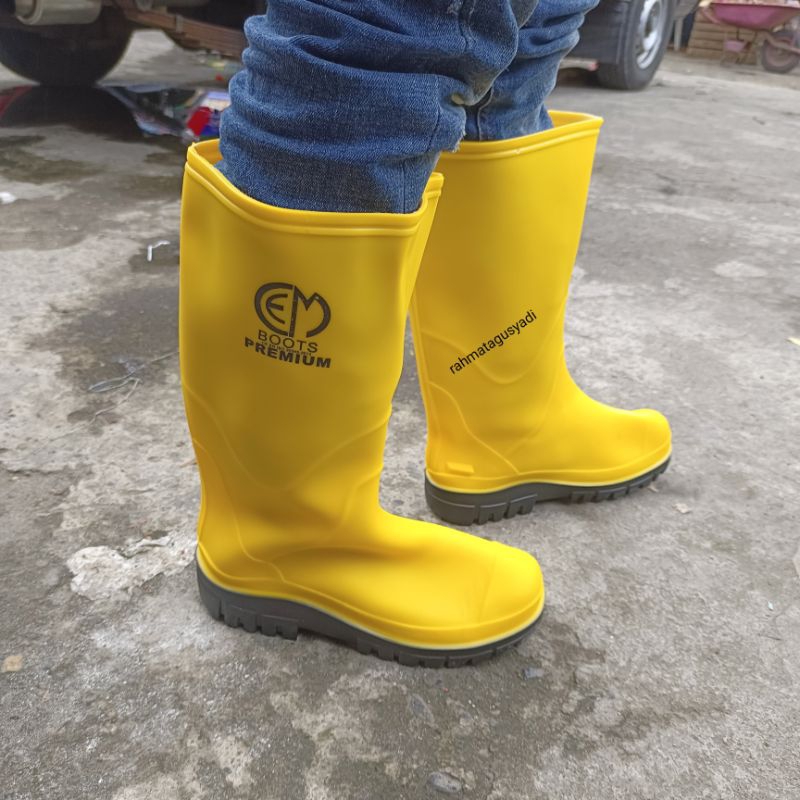 Sepatu Boots Tinggi Anti Air Premium Pria Karet Kuning