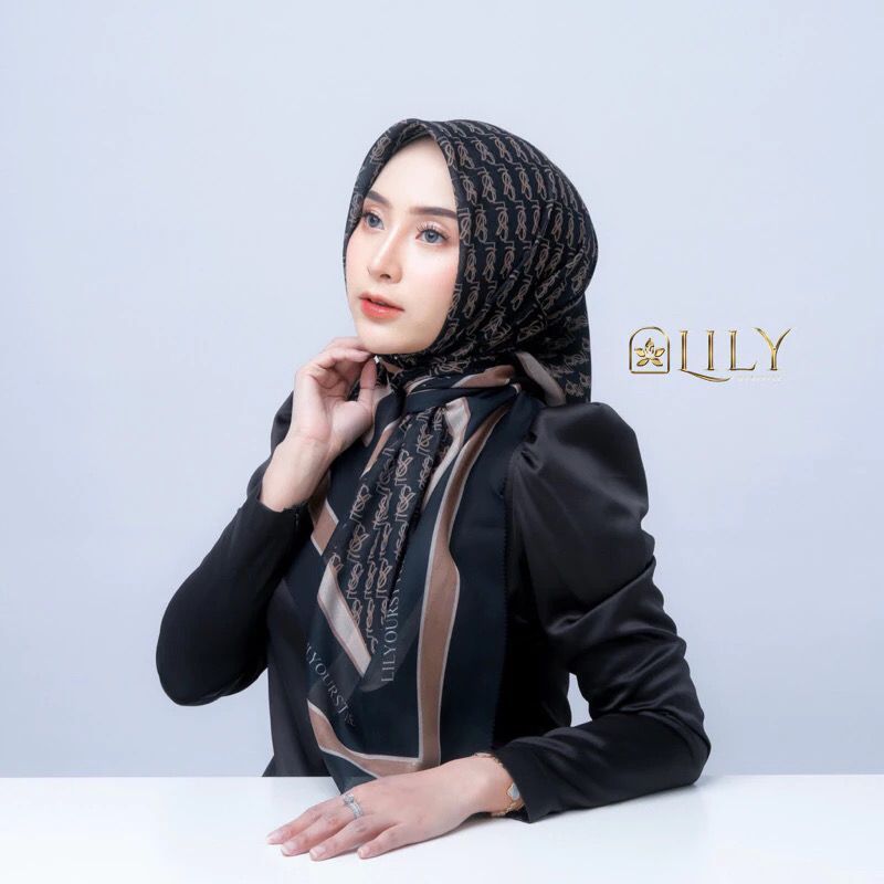 Hijab voal segiempat motif Lily LV la sabelle sisesa eles lina sukijo terbaru