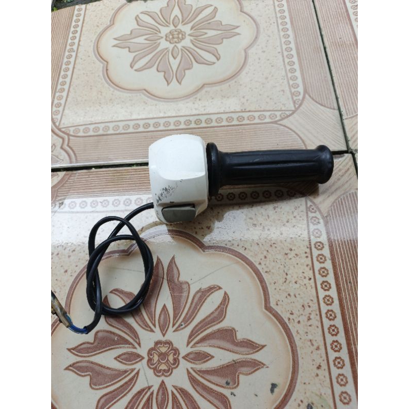 Holder saklar kanan Fino 115 Fi original copotan