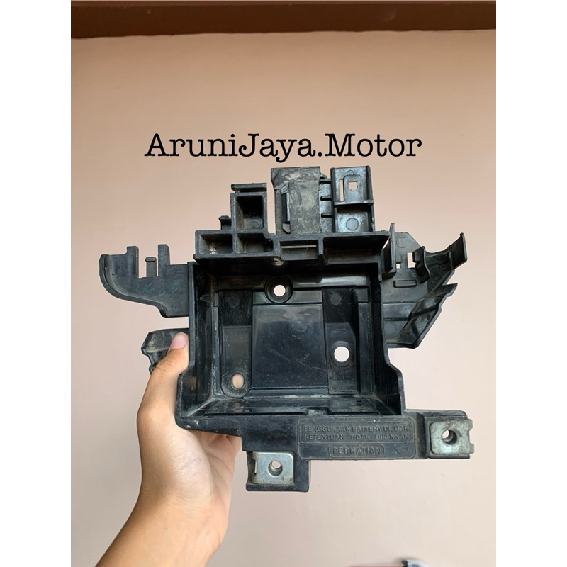 cover dudukan aki verza Original mulus