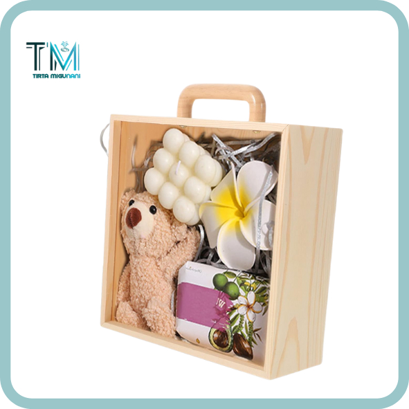 

BOX Mahar Box Hantaran Box Parcell Box Kado Box Hampers Kayu Ukuran P25CM X 25CM X 9CM