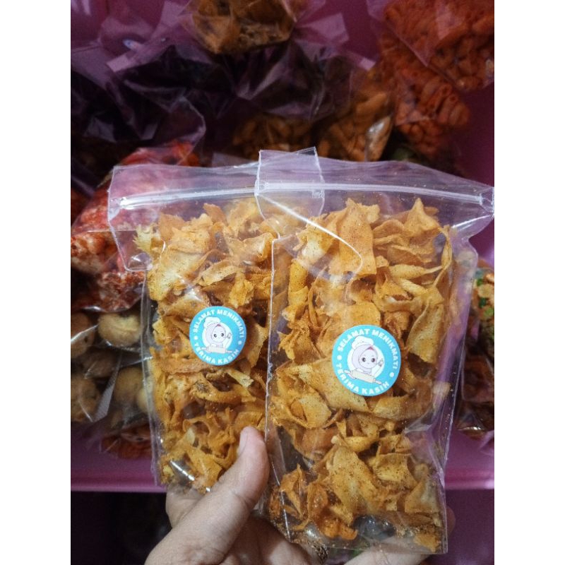 

kripik singkong pedas daun jeruk