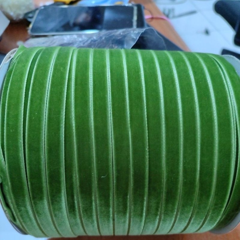 

1 rol (200yard) PITA VELVET PREMIUM size 1 cm