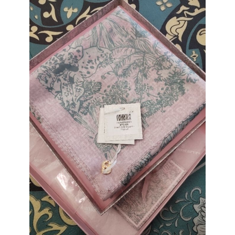 soleil tropical new buttonscarves