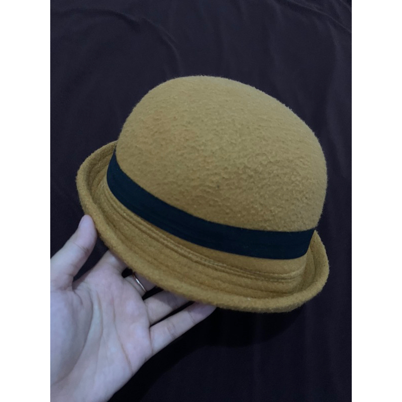 topi caplin lucu warna coksu