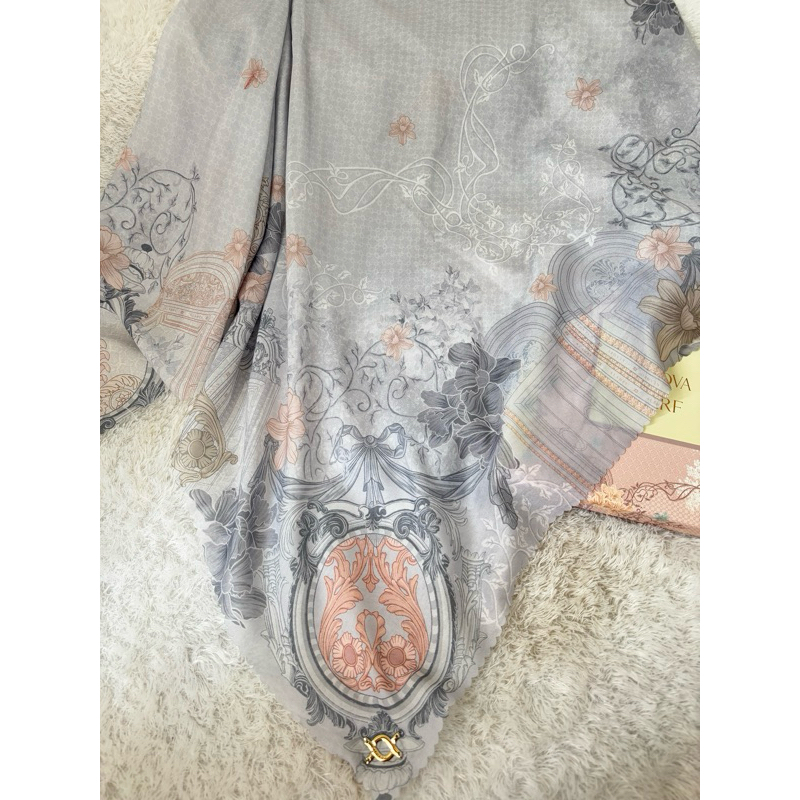 PRELOVED  SCARF RIA MIRANDA WEARING KLAMBY HIDAHASAN AYUDYAH