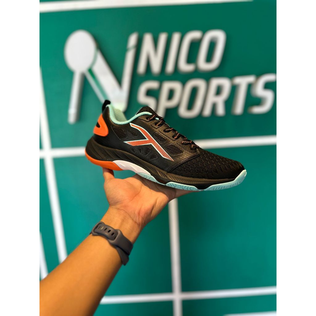Sepatu Hndrd Hypercourt