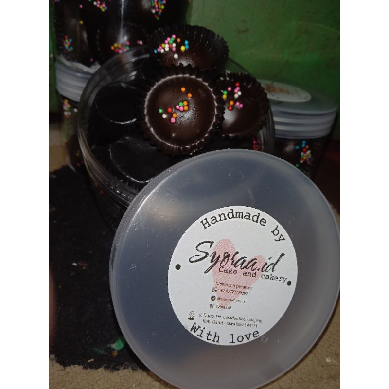 

Kue Kering Bola Coklat| Bola Coklat springkel| Kue Kering| Bola Coklat lumer renyah kekinian| netto 250 gram dan 500 gram