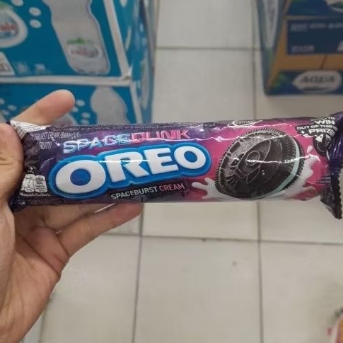 

Oreo biskuit sandwich cream rasa Tutti Fruity per pcs
