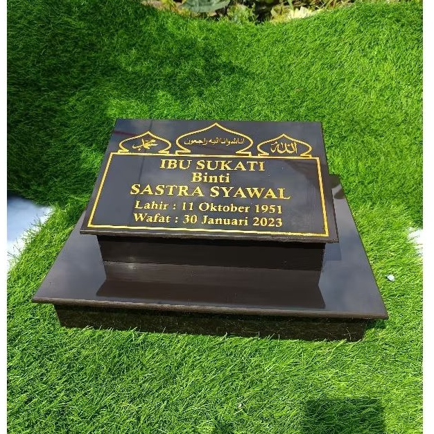 BATU NISAN GRANIT 30*40 HITAM GLOSSY FREE PACKING KAYU