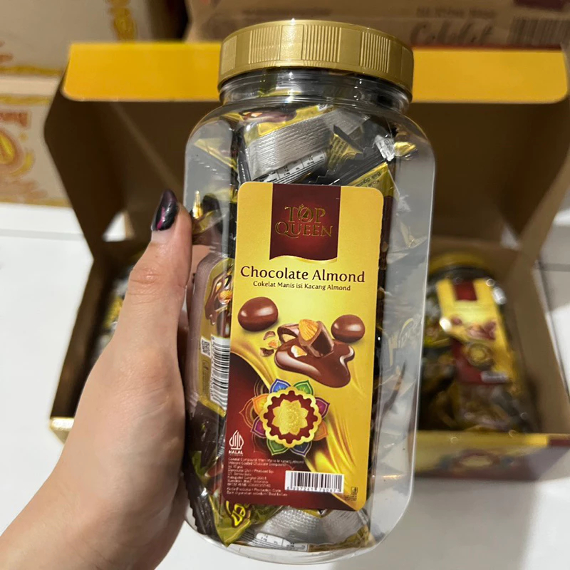 

Coklat Kacang Almond 1 toples Isi 40 pcs / Top Queen Coklat Almond / Top Queen Chocolate Almond | Camilan Medan