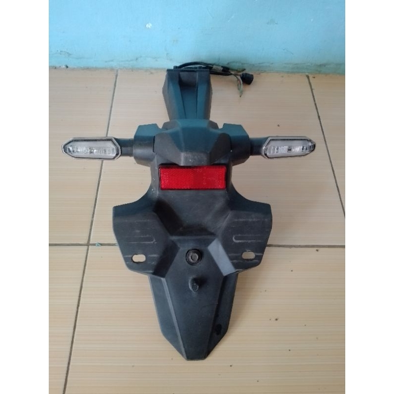spakbor belakang ori cbr150r facelift