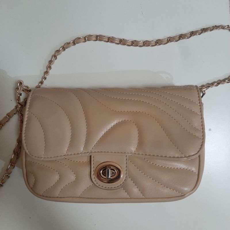 preloved tas selempang slingbag BOSTANTEN warna apricot NEGO TIPIS