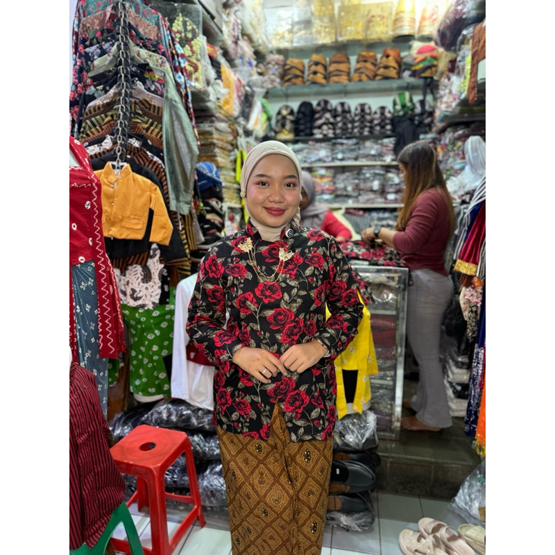 Kebaya Janggan Jeng Yah Gadis Kretek Kembang Katun Ratu Busana