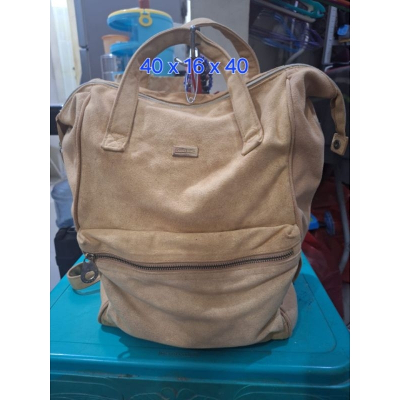 Tas ransel branded Oriflame uk 40 x 16 x 40 
Limited edition 
Barang terawat 
Pemakaian pribadi