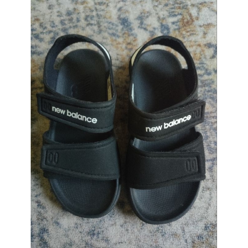 sandal anak new balance