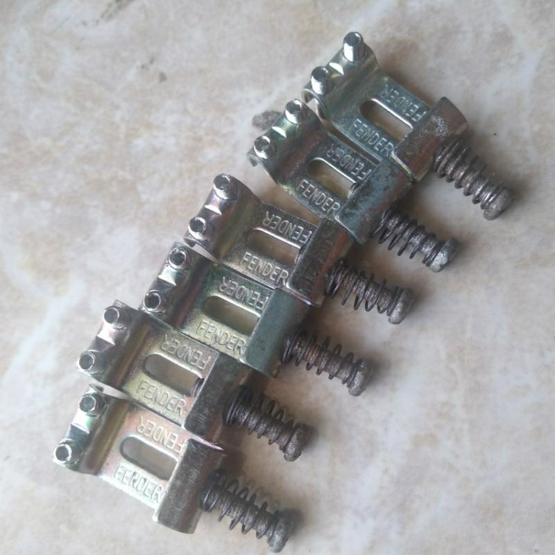1 set (6 pcs) saddle gitar listrik stratocaster, model VINTAGE