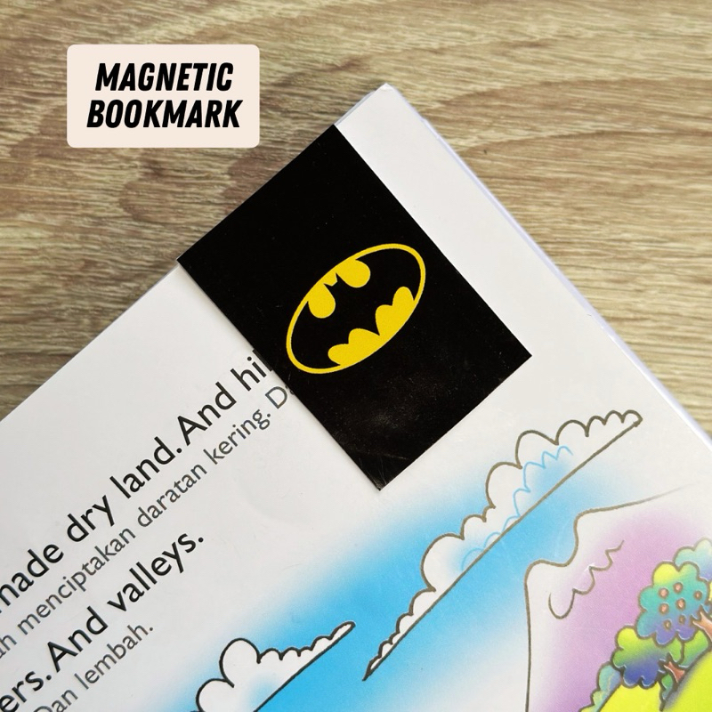 

Magnetic Bookmark Batman Logo black Background - Pembatas Buku Gambar Karakter Superhero Dc