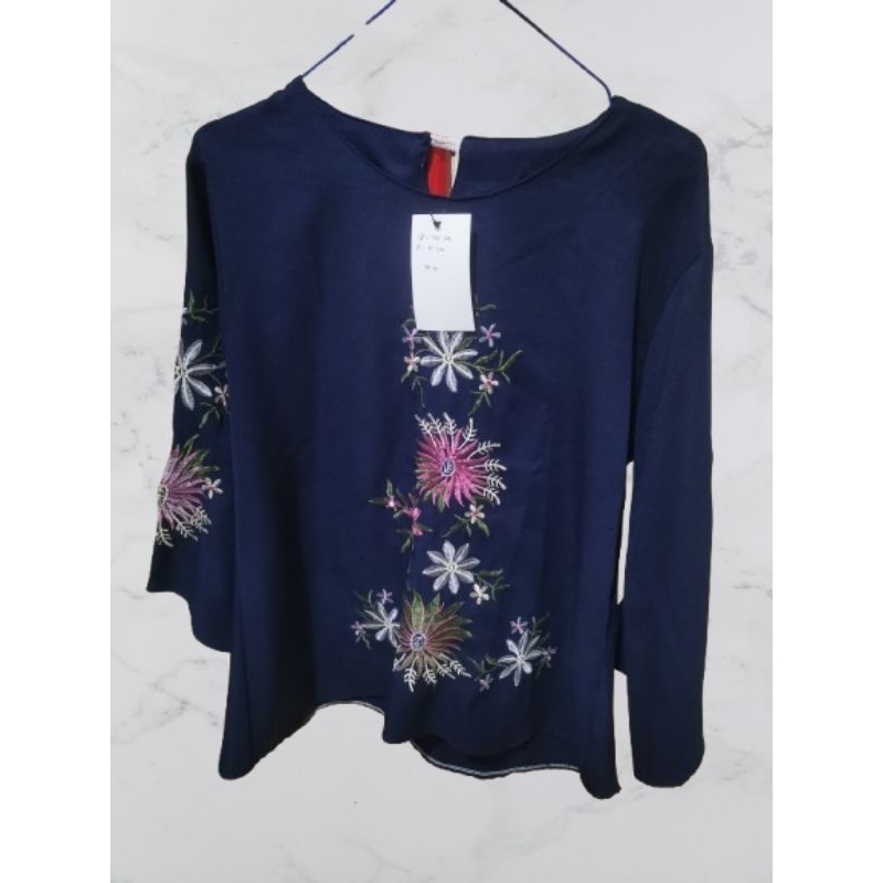 Atasan Wanita Biru Dongker