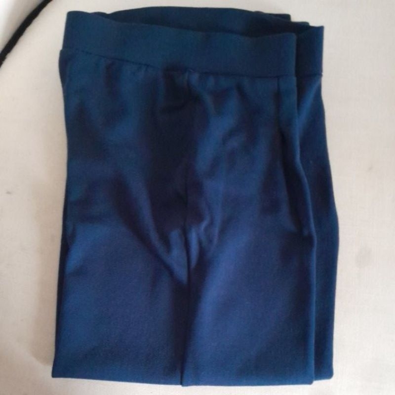 celana panjang biru tua