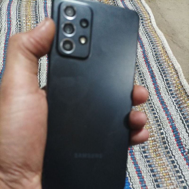 Samsung galaxy a52s Ram 8+8/256gb minus lcd retak di pinggir dan bawah sedikit mati di nyalakan cuma