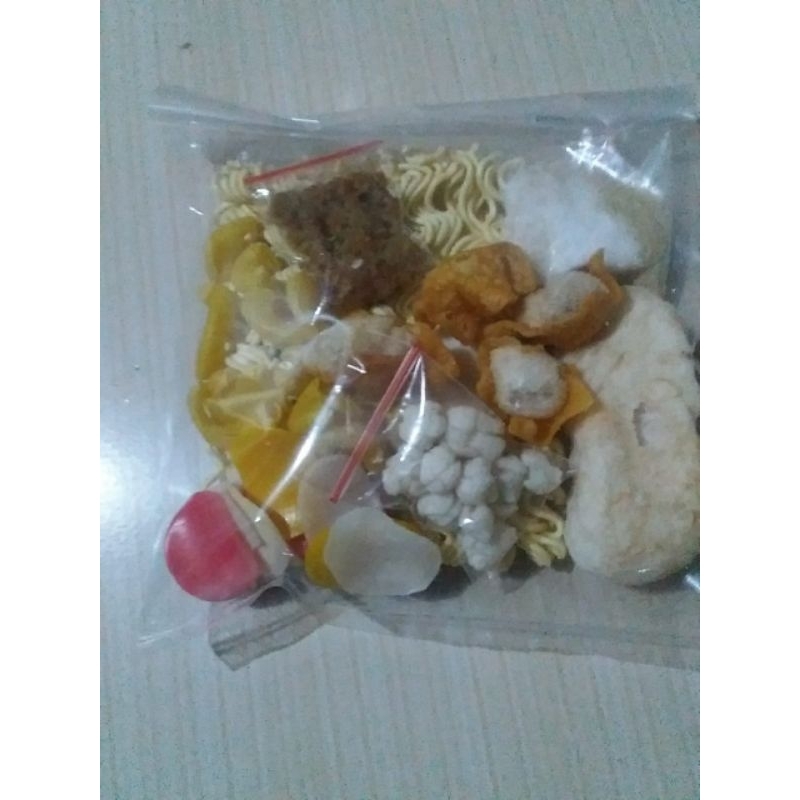 

SEBLAK KOMPLIT MAK GONTRIL