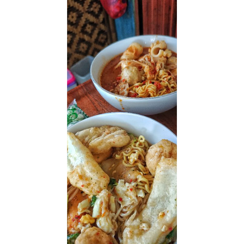 

SEBLAK MIE DAN KERUPUK