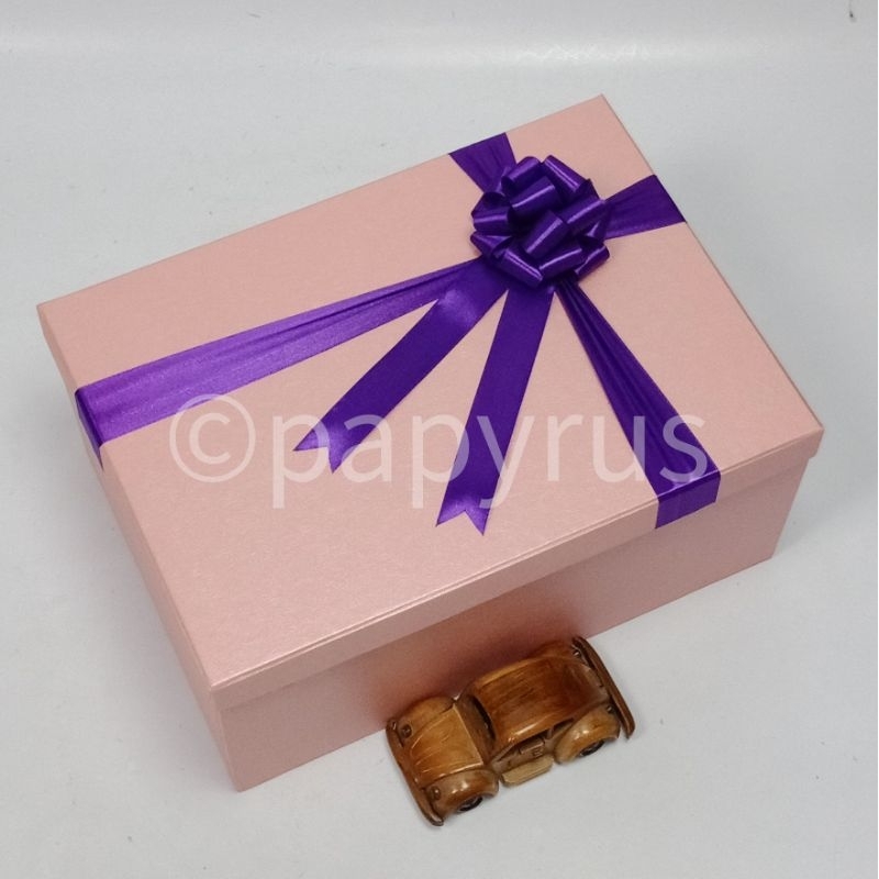 

PAPYRUS 25x35 Tinggi 15cm Kotak Kado Gift Box Hadiah V1
