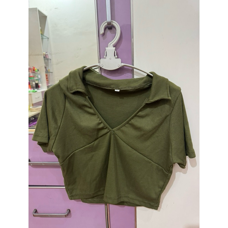 Crop Top Olive Green / Preloved / Olive Green / Tshirt
