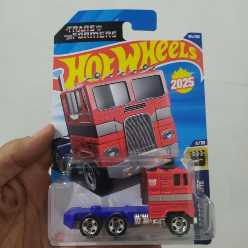 Hot Wheels Transformers Optimus Prime