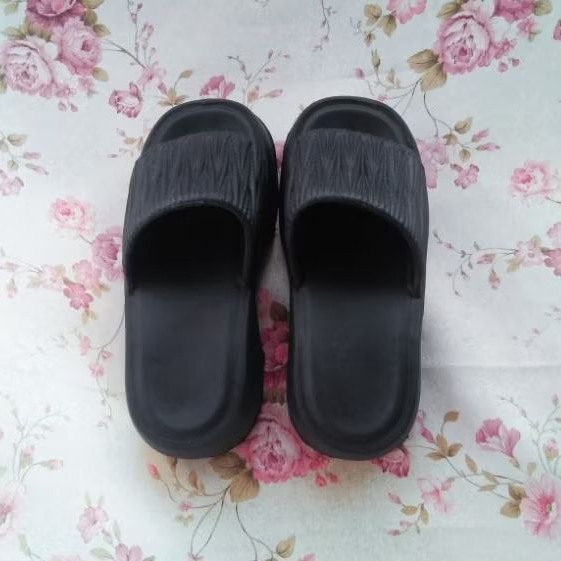 Preloved Sandal Karet Hak Wanita / Sandal Jelly Slop