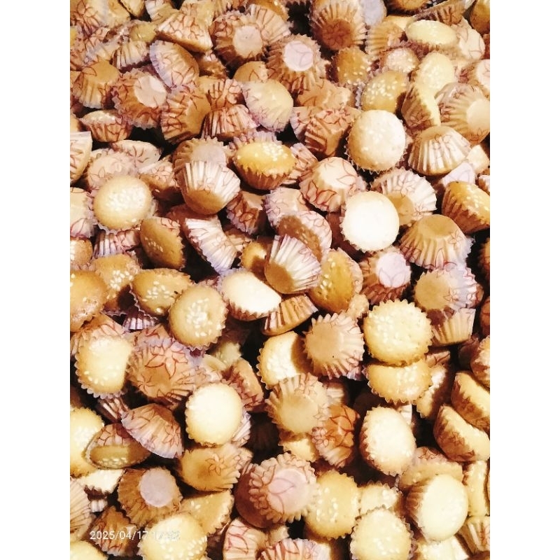 

bolu kering mini topping wijen
