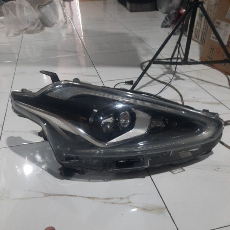 Headlamp Sienta Q
