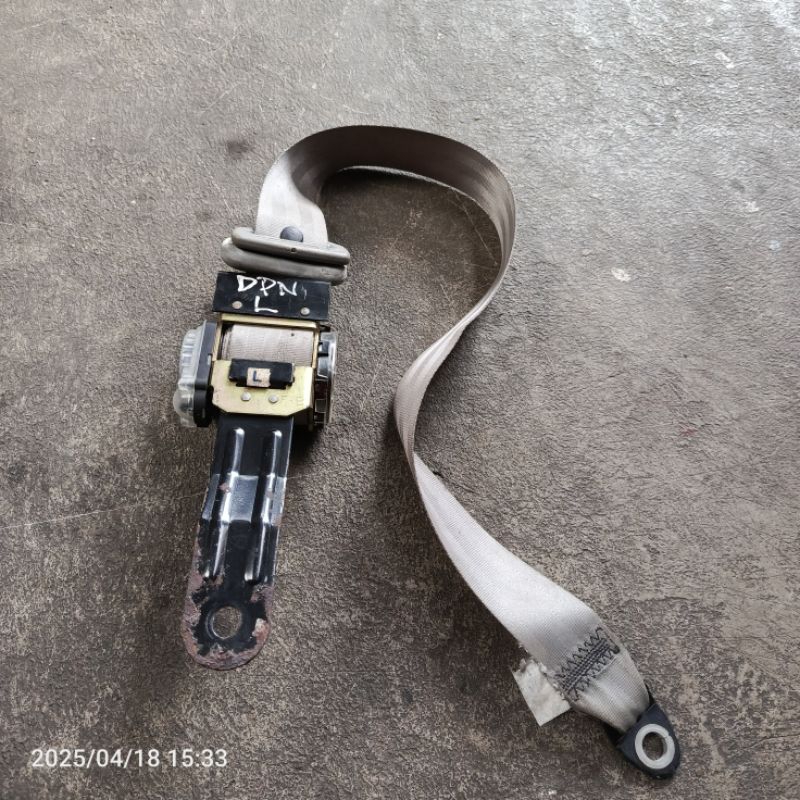Safety belt / sabuk pengaman jok depan kiri L Nissan Xtrail t30 asli copotan