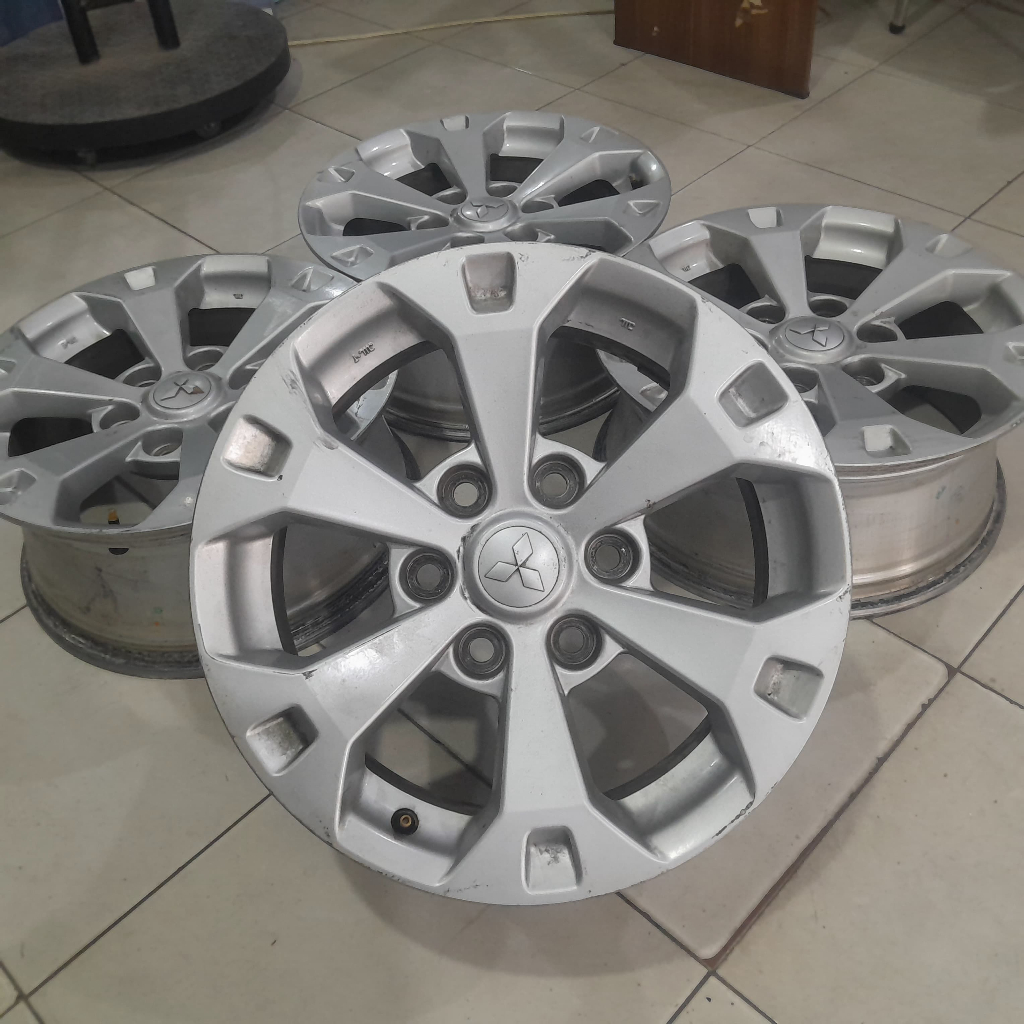Velg mobil copotan pajero ring 17 pcd 6x139 cocok triton velg mobil oem pajero dakar ring 17 velg mo