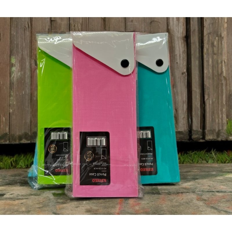 

Tempat pensil kancing warna-warni