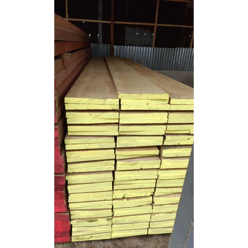 Kayu Balok Papan Meranti kuning basah
