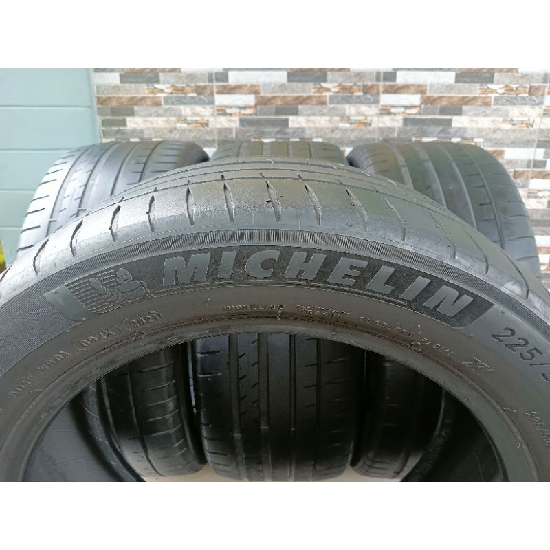 Michelin Pilot Sport 4 225/50 R17