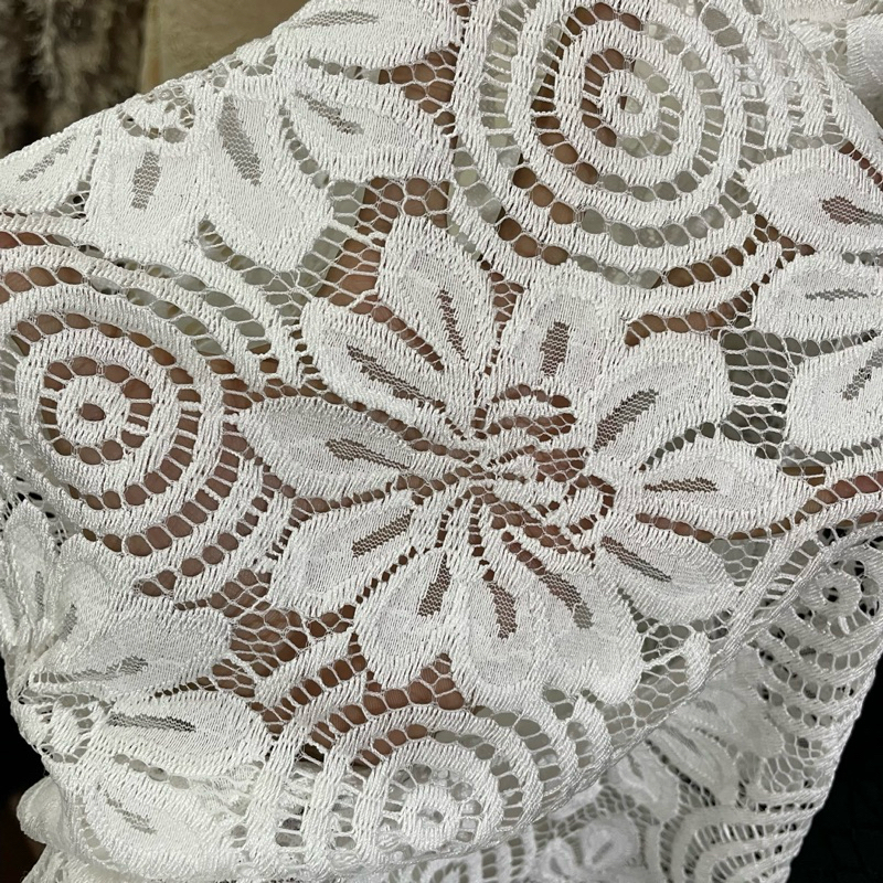 Kain Brokat Semi Prada - Kain Brokat Motif Bunga Import - Kain Brukat Warna Putih - Kain Brokat Lace