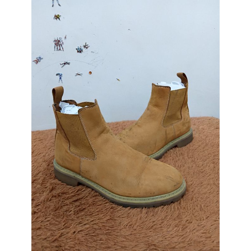 Hawkins chelsea boots yellow