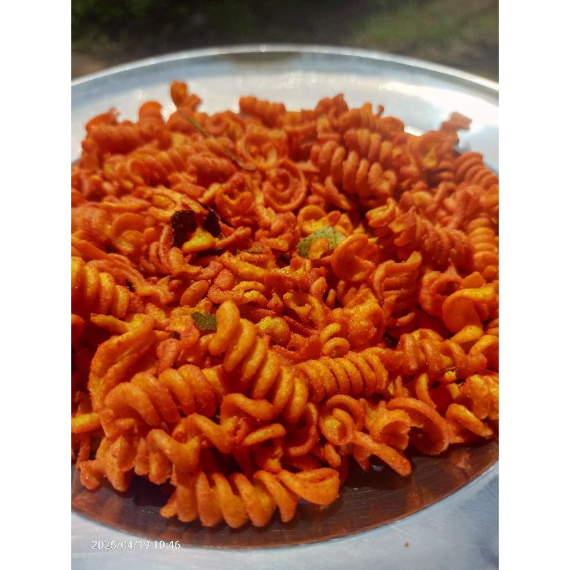 

Makaroni Spiral Pedas Daun Jeruk – Renyah, Gurih, dan Bikin Nagih!