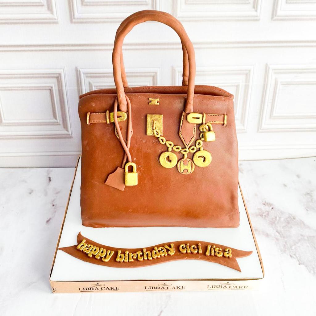 

Kue Ulang tahun/Birthday Cake/Kue Ultah tema Tas/Tas Cake