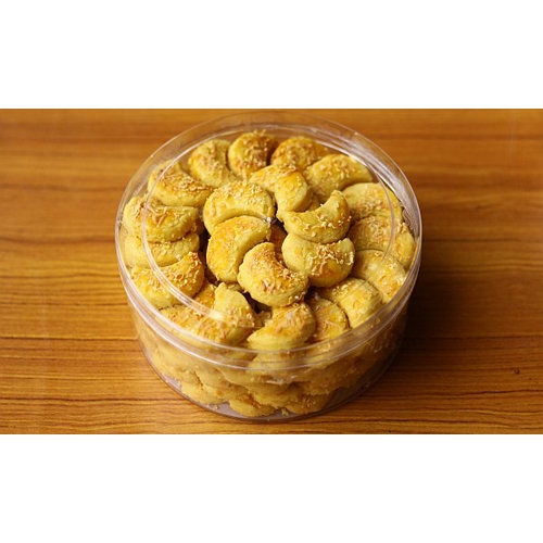 

Kue Kacang Mede Toping Wijen Premium