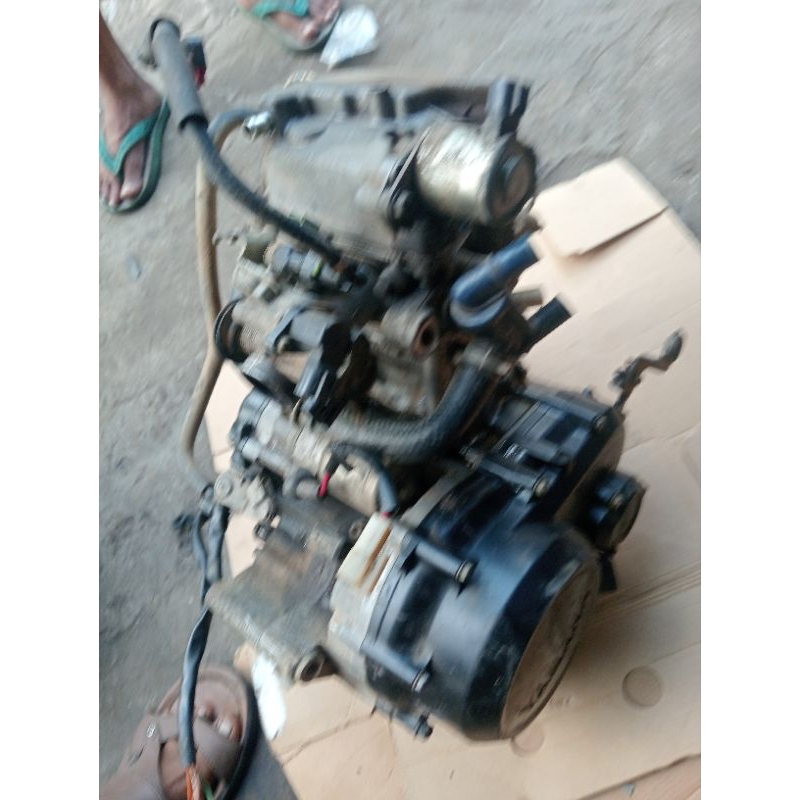 mesin Yamaha R15v3 gigi 6 kondisi mesin utuh belum pernah bongkar