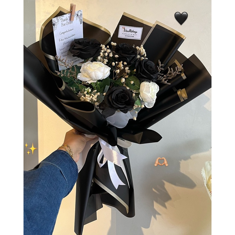 Buket bunga mawar hitam buket ulang tahun