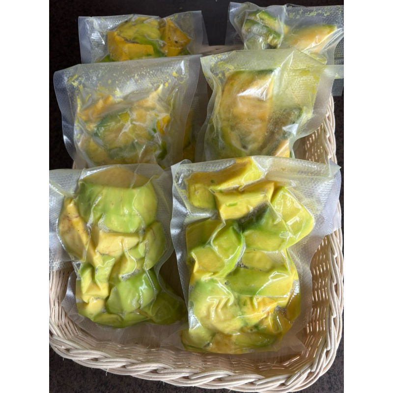 

buahfreshku - promo AGAK HITAM alpukat frozen 400-500 gram