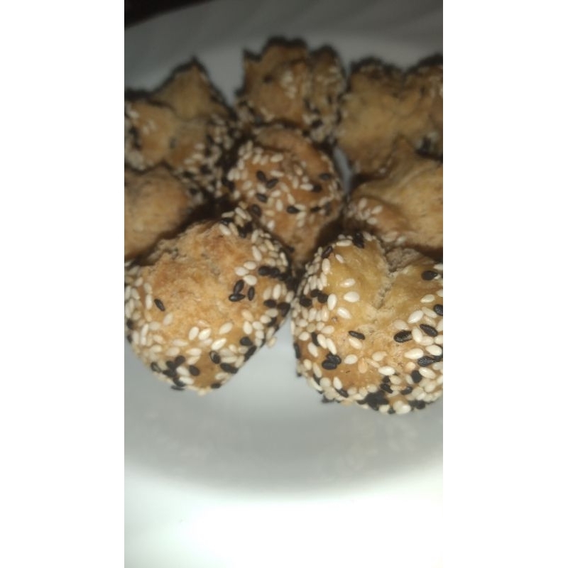 

Roti Ketawa Wijen Dua warna