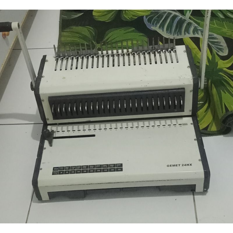 

MESIN JILID SPIRAL PLASTIK F4 GEMET