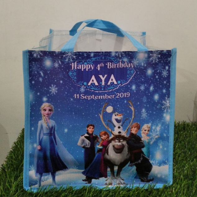 

tas mika / tas souvenir / tas ulang tahun / goodiebag / hampers / tas spunbon ukuran 25 x 22 x 20