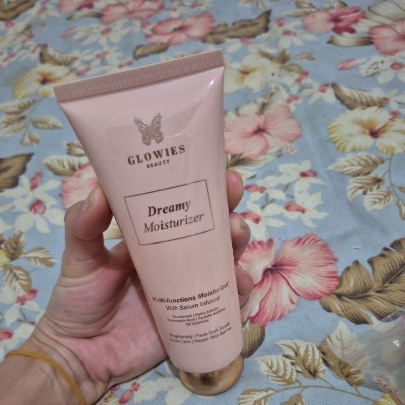 Moisture Glowies beauty with serum infused